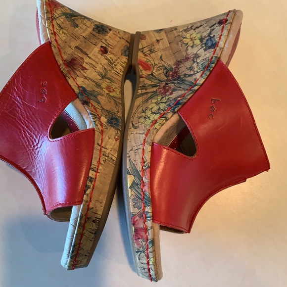 b.o.c. Wedge Sandals, size 8M - Picture 3 of 15